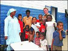 Moria Grace Shelter in KATUTURA/Namibia mit Willemina Afrikaner